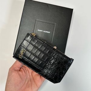 TINY CASSANDRE FRAGMENTS zip card case in crocodile-embossed matte leather, Saint Laurent